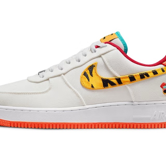Nike Wmns Air Force 1 ‘07 LX “YEAR OF THE TIGER” | W6 | DISCOUNTED - Picture 1 of 3